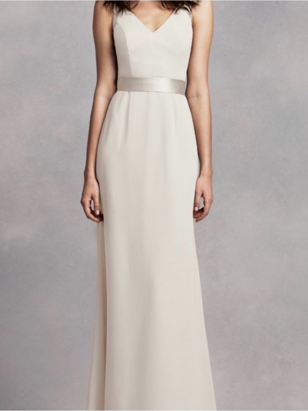 NWT WHITE Vera Wang Elegant long V-Neck Ivory crepe Satin wedding gown size 8